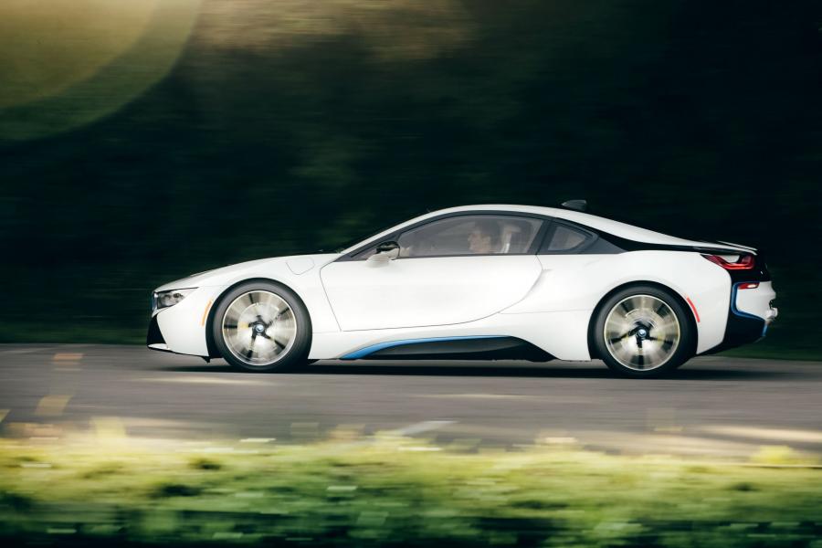 BMW i8 (I12) 2014 года  (NA) (фото 4 из 23)